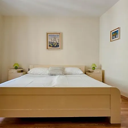 Apartment Margarita 1 Novigrad Istria
