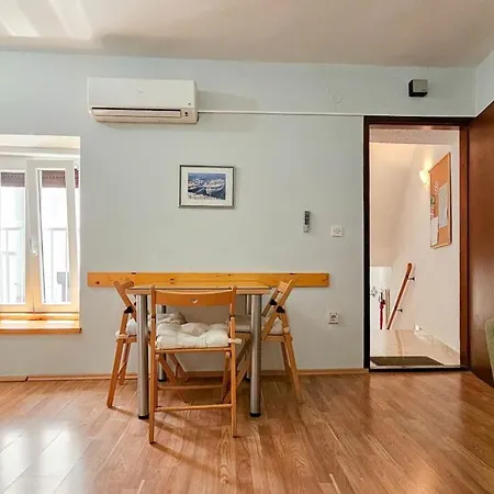 Apartamento Margarita 1 *